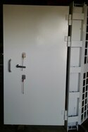 Бронированная дверь (дверной блок) VII класса взломостойкости 1220х2200 мм с решетчатой дверью