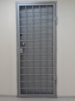 Дверь металлическая решетчатая 900х2100 мм